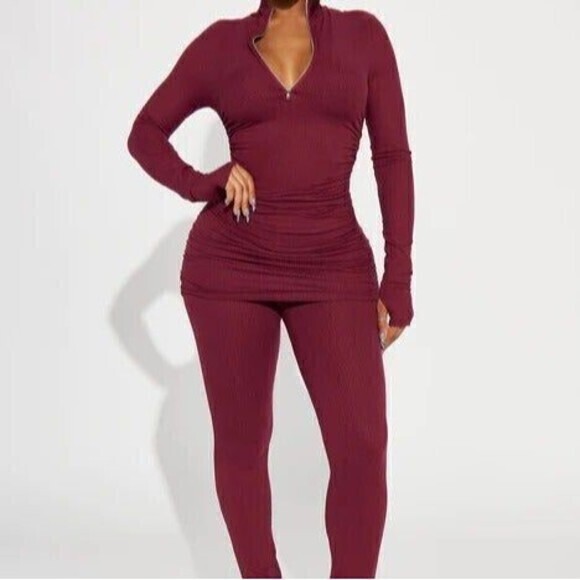 Burgundy Ribbed Side Ruching‎ 2 piece Legging set Size XS RefN18-2 - Picture 1 of 10